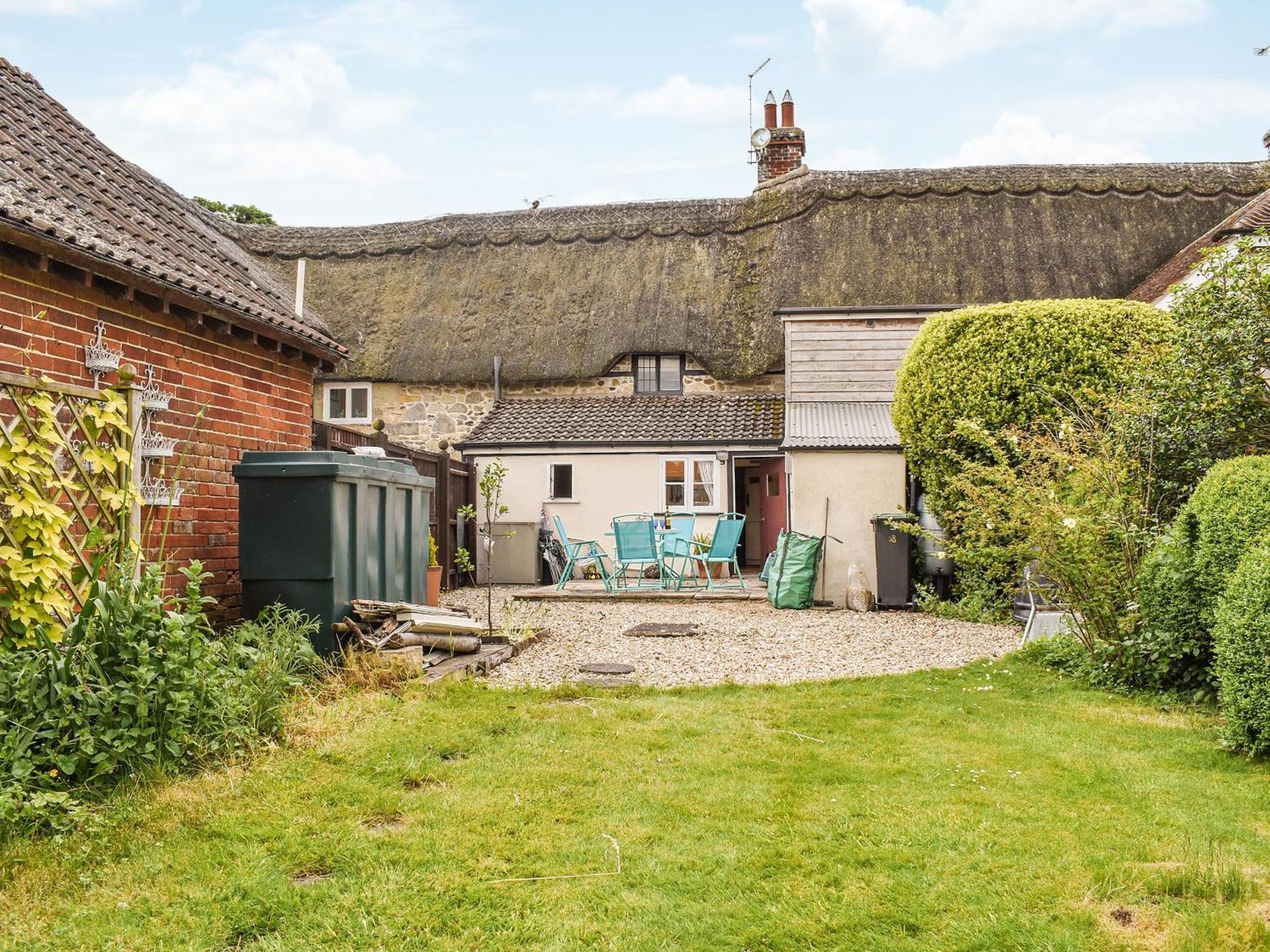 Plum Tree Cottage Fontmell Magna Exterior photo